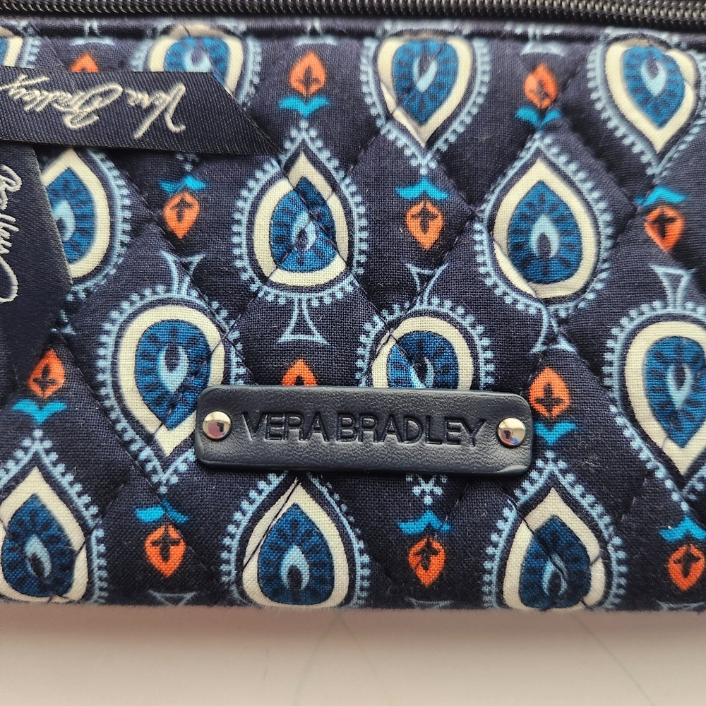 Vera Bradley NWOT Quilted Wristlet, Retired Marrakesh Motifs - Picture 4 of 8